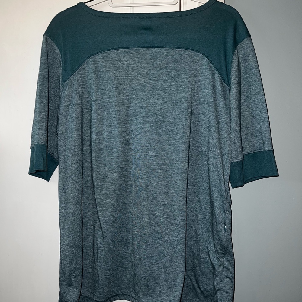 REI VNeck heathered teal athletic shirt - Picture 6 of 6